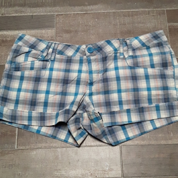 MOA COLLECTION LOW RISE SHORTS - Picture 3 of 6